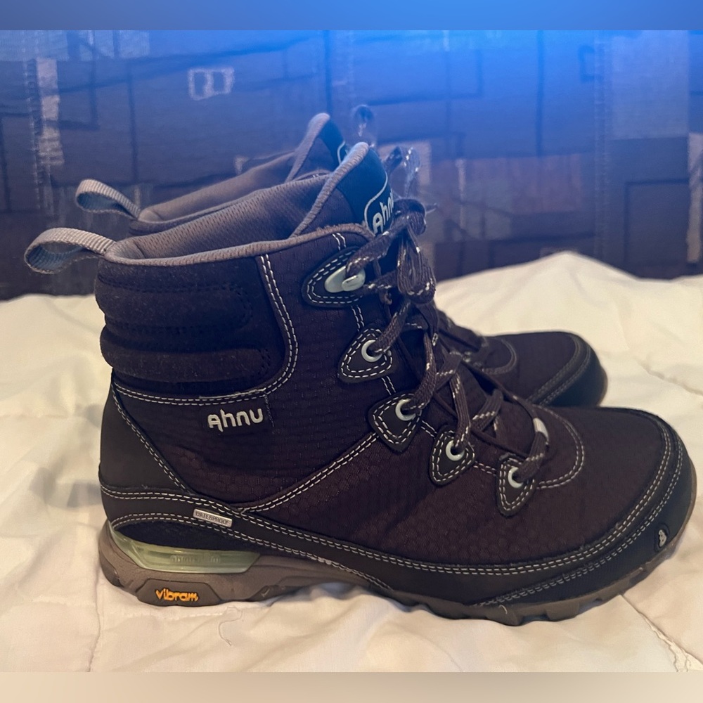 Ahnu Vibrant Women’s Dark Brown Lace-Up Boots - Picture 2 of 5